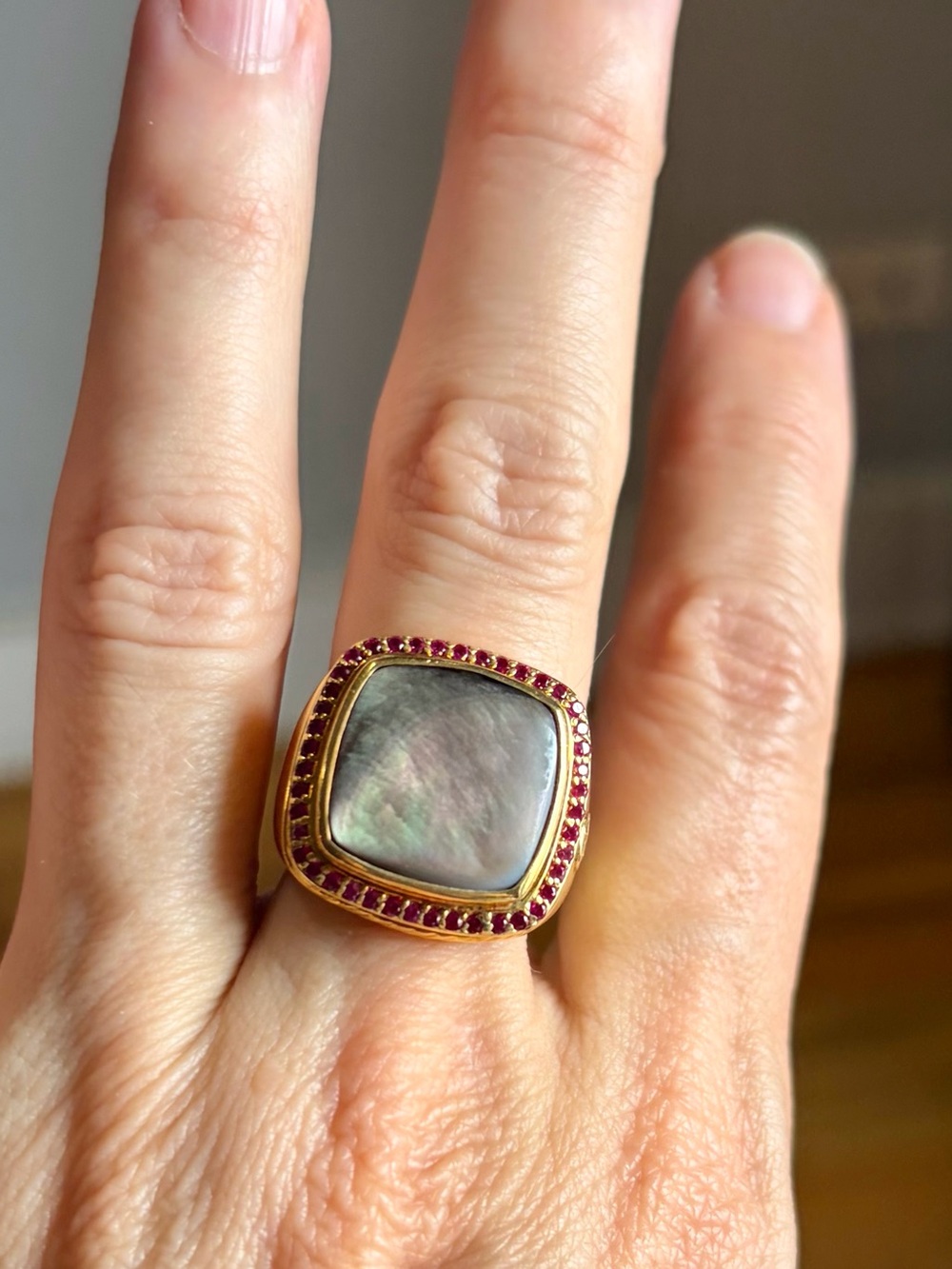 David Yurman 18K Yellow Gold Ruby & Black Mother of Pearl Ring